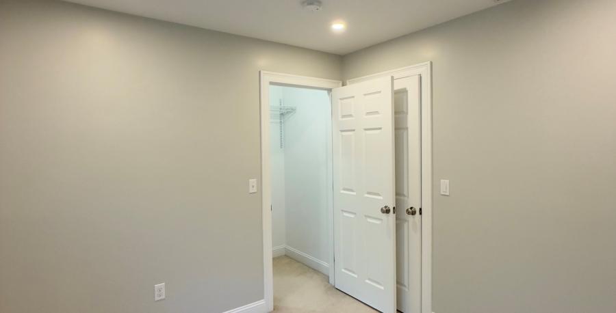 bedroom with carpet